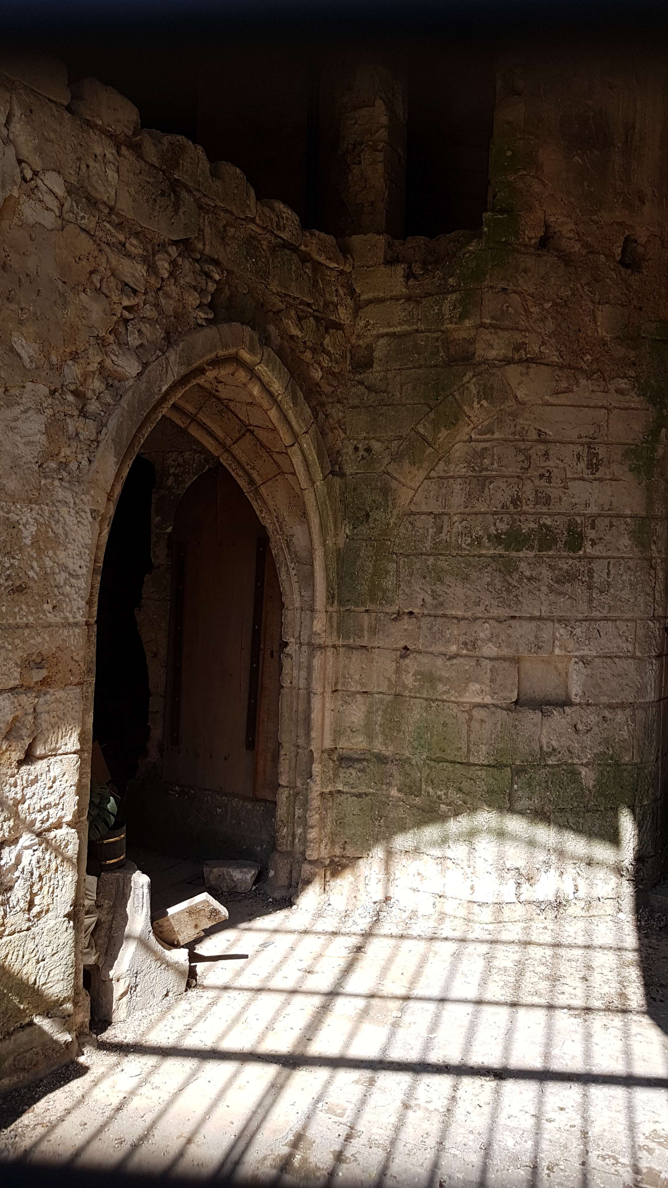 Partie non restaurée du cloître de l'Abbaye de la Trinité - Vendôme