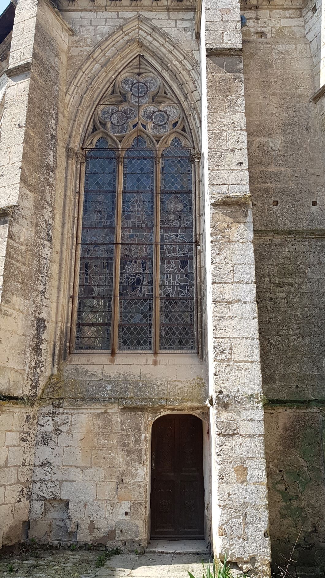 Porte et vitrail de l'Abbaye de la Trinité - Vendôme