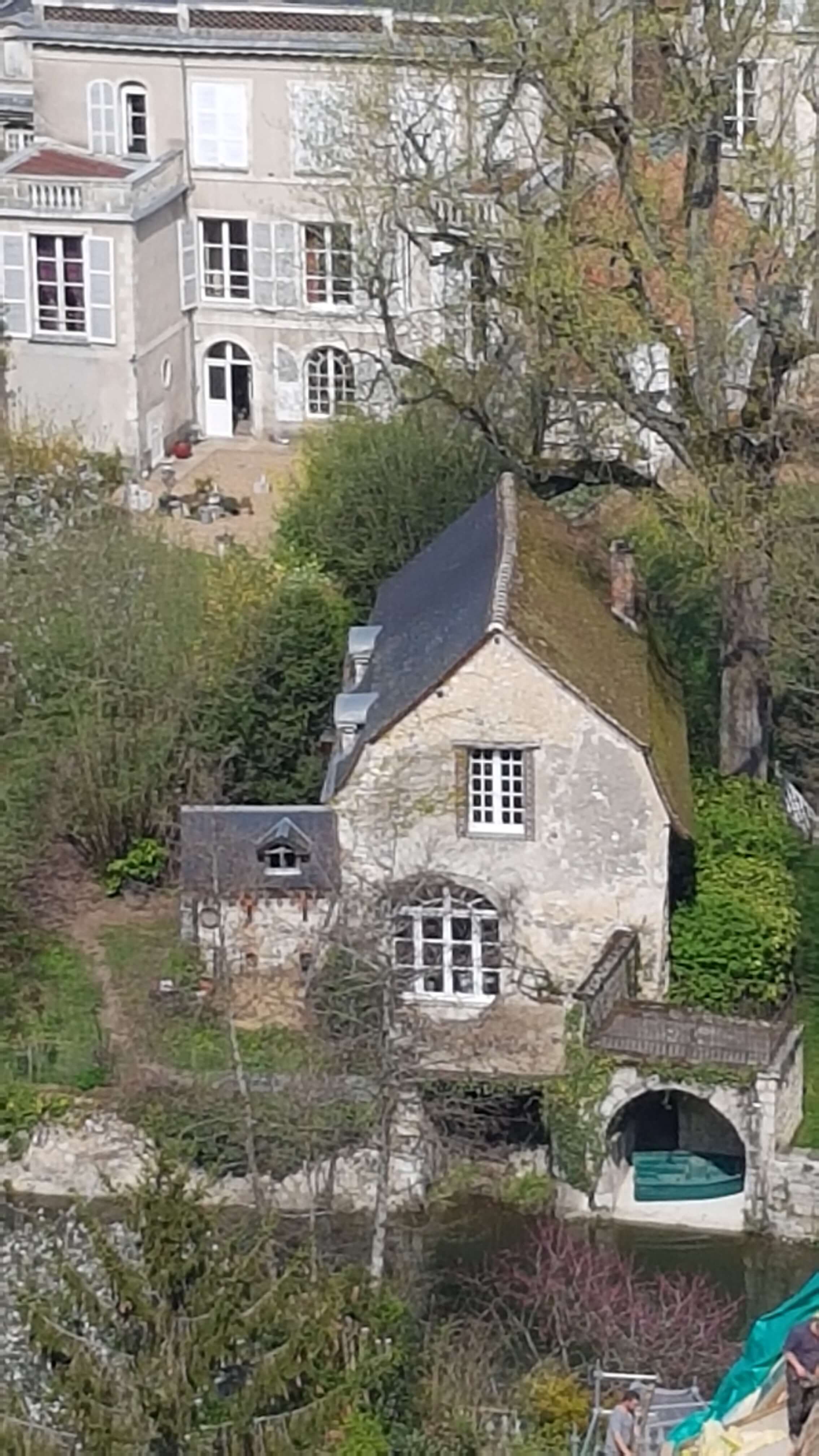 Jolies maisons de Vendôme et garage à barque depuis le Château